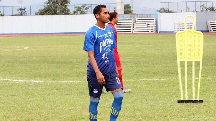 Beni Oktovianto langsung mengikuti seli latihan perdana Persib Bandung, di Stadion Arcamanik, Kota Bandung, Jumat (10/1/2020).