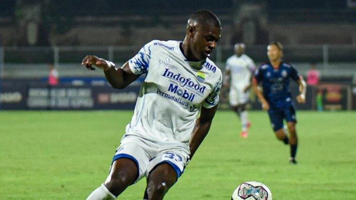 Bomber Persib Bandung, Bruno Cantanhede saat melawan Arema FC pada pekan ke-30 Liga 1 2021 di Stadion I Gusti Ngurah Rai, Denpasar, Bali, Rabu (9/3/2022).