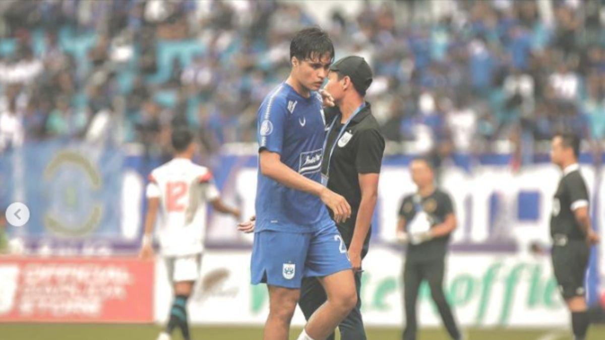 Brandon Scheunemann, bek muda keturunan Jerman PSIS Semarang, saat melawan Arema FC, Sabtu (21/1/2023).
