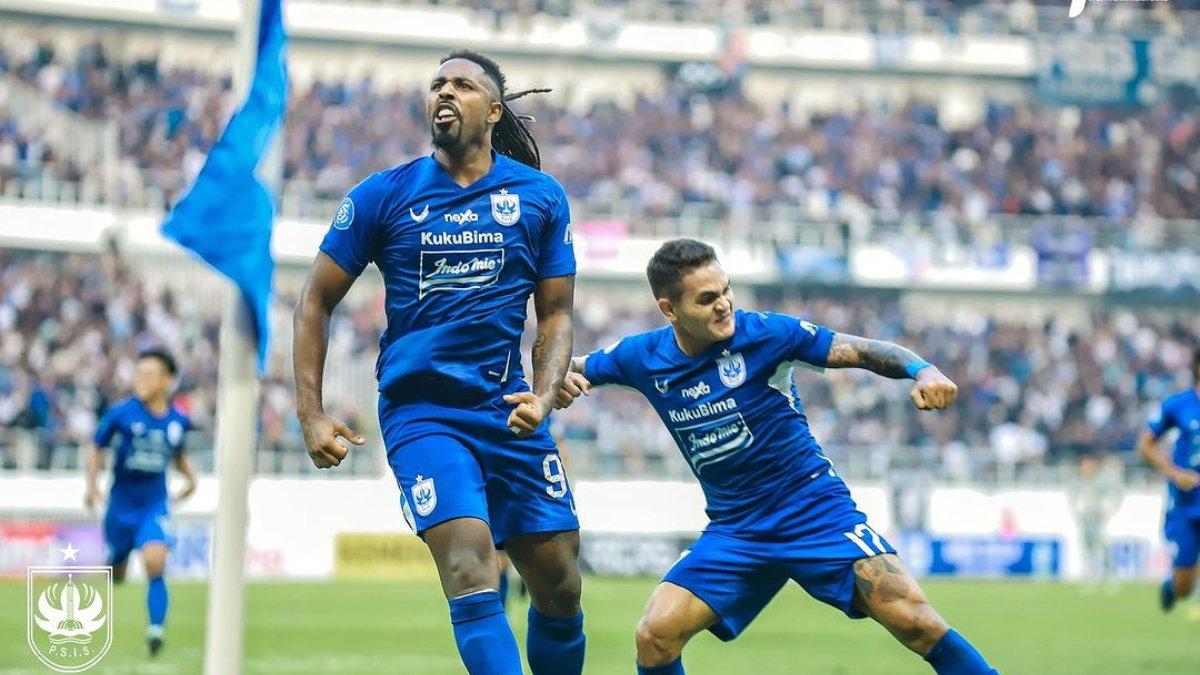 Striker asing PSIS Semarang, Carlos Fortes (kiri) beserta rekannya, Gali Freitas (kanan).