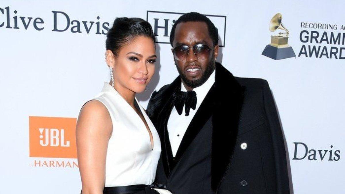 Cassie dan Diddy saat masih bersama dan menghadiri sebuah acara penghargaan.