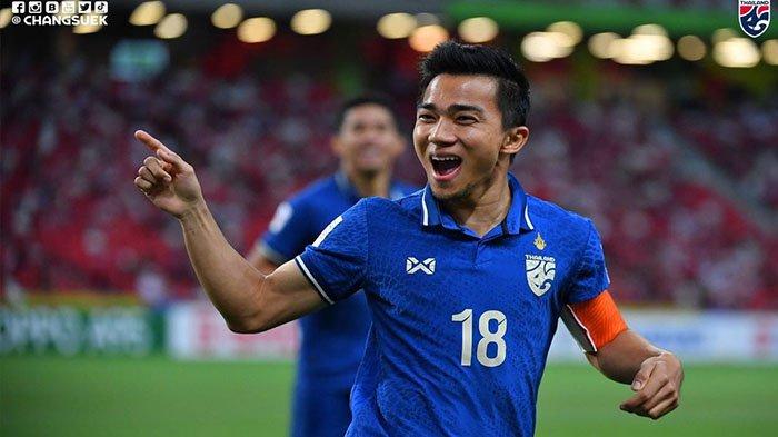 Chanatip Songkrasin pemain Timnas Thailand jebol gawang Indonesia 2 kali.