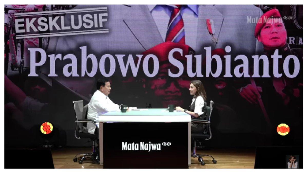 Bakal capres Prabowo Subianto saat menjadi bintang tamu dalam acara Mata Najwa, Kamis (29/6/2023). Prabowo Subianto membuat Najwa Shihab dan penonton terbahak seusai mengungkit tiga kali kekalahannya di Pilpres.
