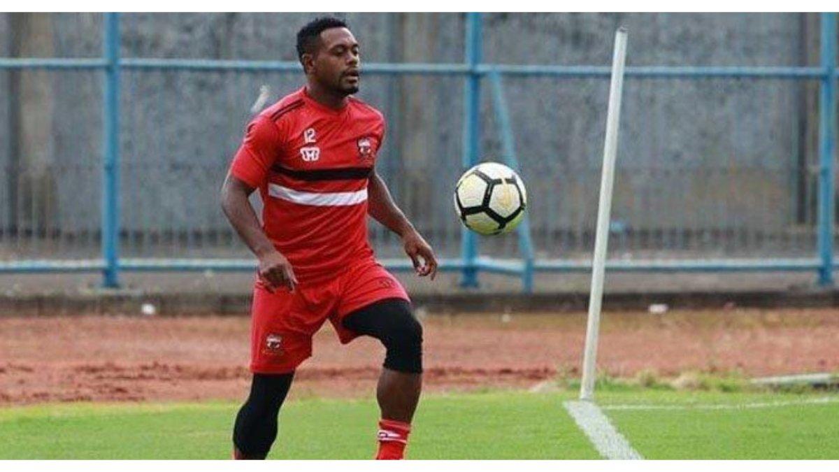 PROFIL PEMAIN - Potret David Laly saat masih membersamai Madura United. Berikut potret David Laly pemain Persijap Jepara, Selasa (25/2/2025).