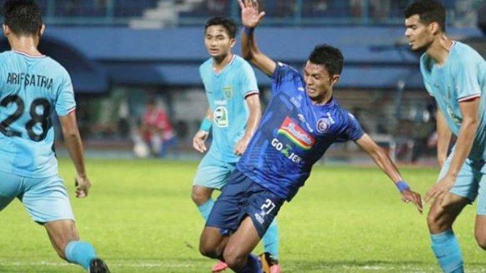 Dedik Setiawan turut menyumbang gol atas kemenangan Arema FC melawan Persela Lamongan