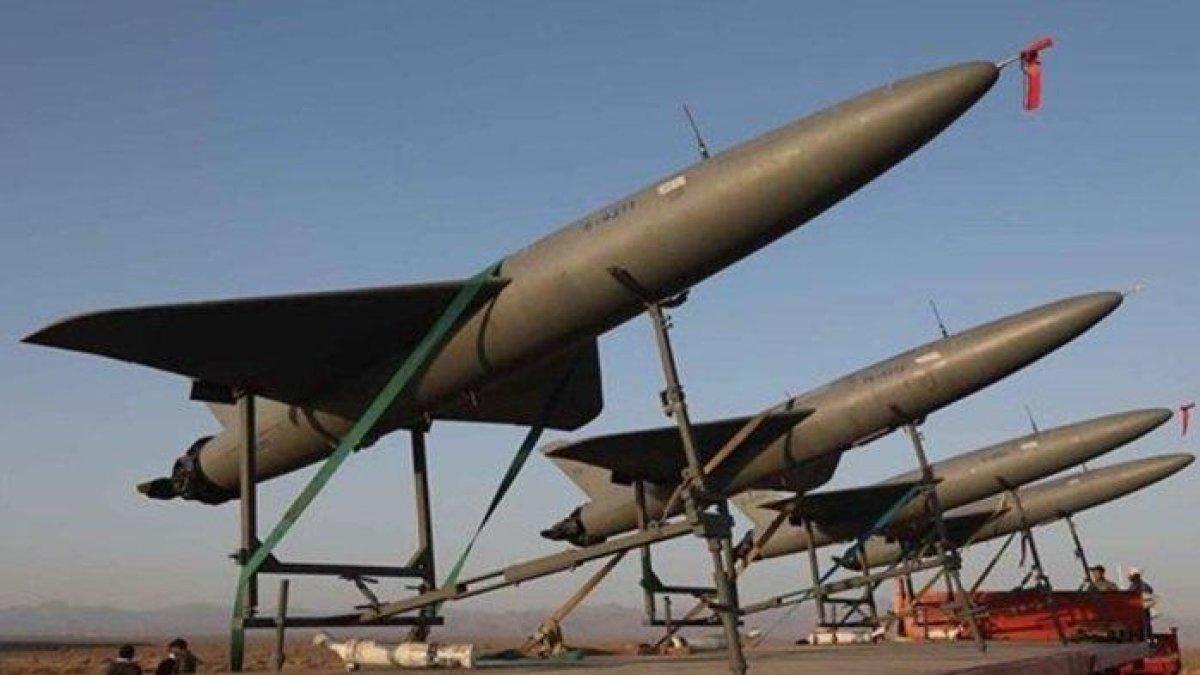 Komandan Angkatan Darat Iran, Kiyoumars Heydari menyebut pesawat tak berawak alias drone yang diberi nama Arash-2 ini memang dirancang khusus untuk melakukan serangan ke negara Israel.