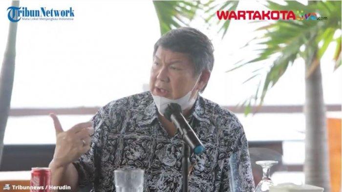 Adik dari Menhan Prabowo Subianto, Hashim Djojohadikusumo dalam konferensi pers didampingi oleh pengacara Hotman Paris Hutapea, di Jetski Cafe, Penjaringan, Jakarta Utara, Jumat (4/12/2020). Hashim membantah keluarga besar Prabowo terlibat dalam kasus korupsi yang menjerat Menteri Kelautan dan Perikanan (KKP) Edhy Prabowo.