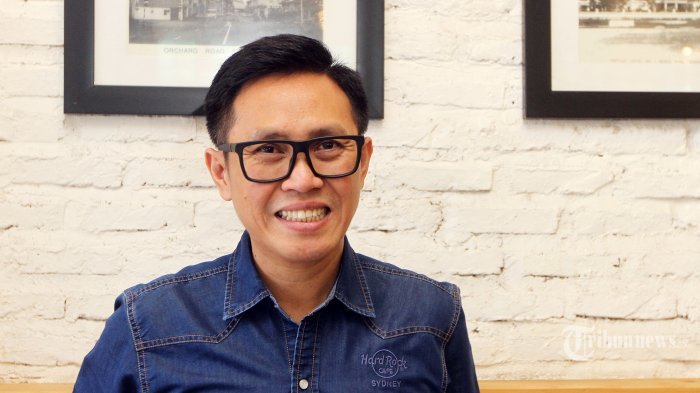 Artis dan politikus Eko Patrio saat menghadiri acara konferensi pers Charity yang bertajuk Peduli Sahabat Jupe di Warunk Ekomando, Tebet, Jakarta Selatan, Kamis (13/4/2017). Tribunnews/Jeprima