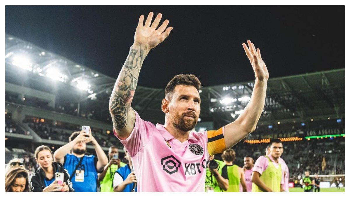 Foto foto Lionel Messi sebelum cedera.
