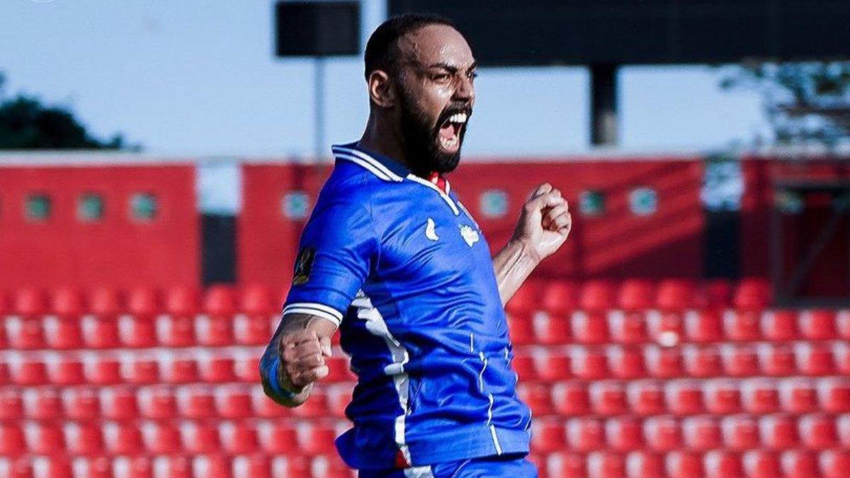 Potret Dalberto saat memperkuat Arema FC.