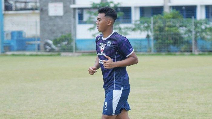 Gelandang Persib Bandung, Abdul Aziz.