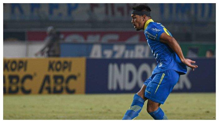Gelandang Persib Bandung, Omid Nazari
