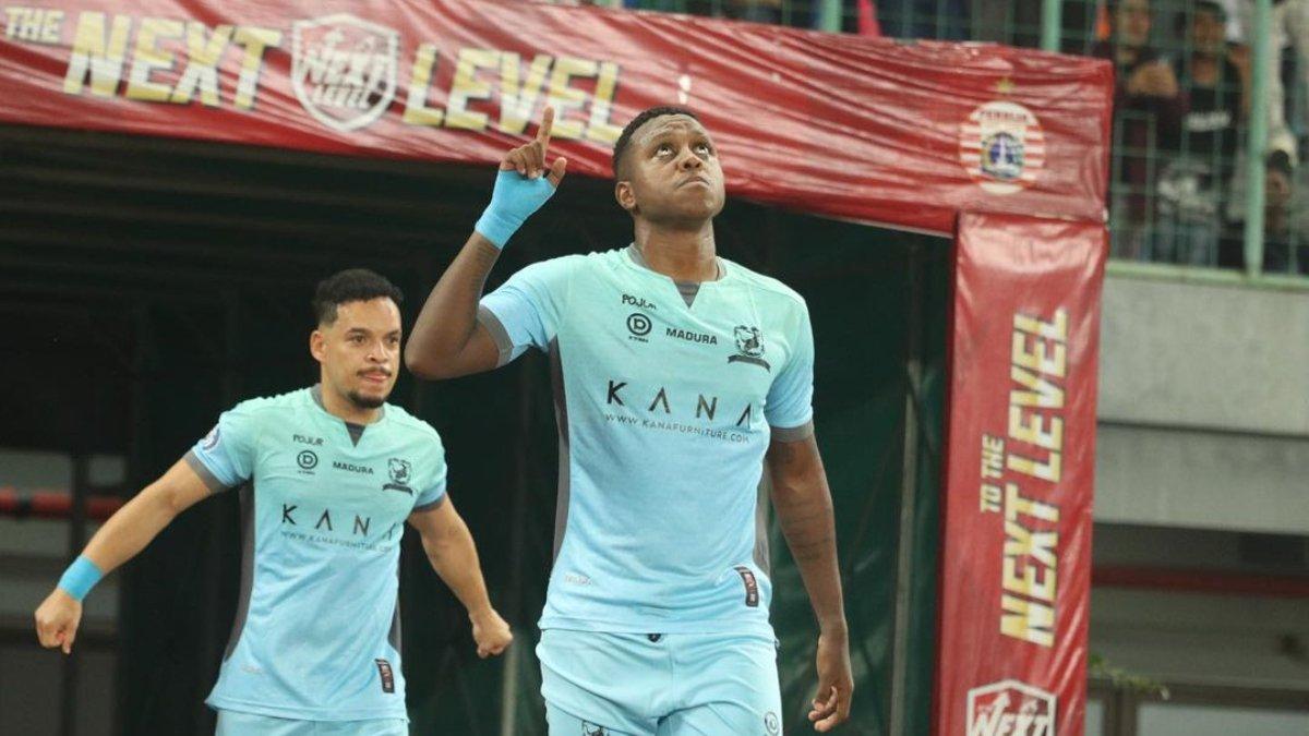 Potret dua penggawa Madura United, Lulinha (kiri) dan Hugo Gomes (kanan) saat bertandang ke markas Persija Jakarta di putaran pertama Liga 1 2022.