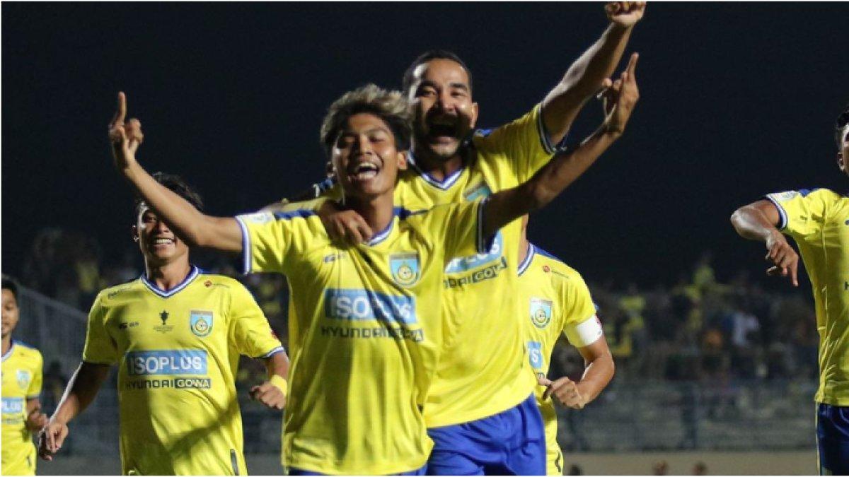 Selebrasi skuad Gresik United di gelaran Liga 2 2022/2023.