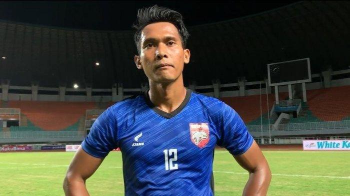 Hendro Siswanto, pemain Gelandang Borneo FC Samarinda, saat di Stadion Stadion Gelora Bung Karno. Hendro, kini dikabarkan mengalami cedera parah dan tak bisa bermain sepanjang sisa pertandingan di Liga 1 2021, Rabu (23/2/2022).