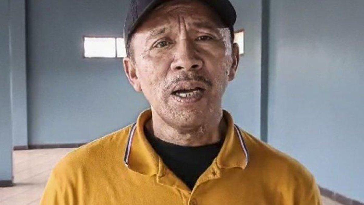Ijang Suhandi, mantan kepala sekolah yang diduga membawa kabur uang tabungan sebesar hampir Rp 800 juta milik para murid Sekolah Dasar Negeri (SDN) 1 dan 3 Pakemitan di Kecamatan Ciawi, Kabupaten Tasikmalaya, Jawa Barat mengungkapkan penyesalannya, Selasa (25/7/2023).