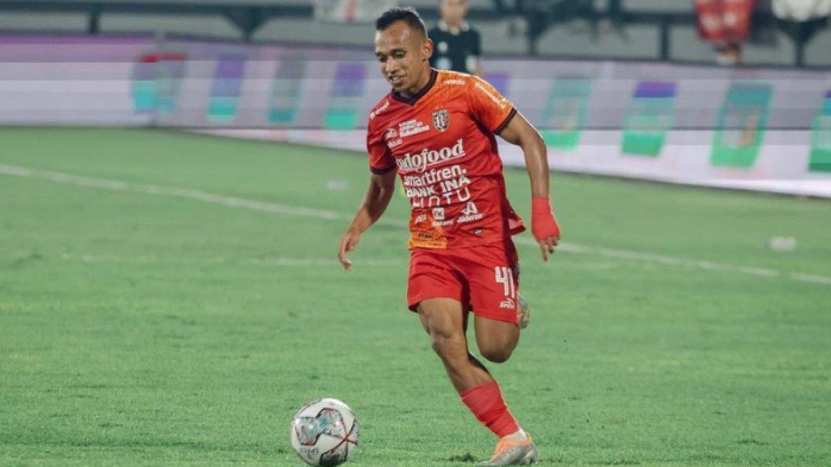 Winger Bali United, Irfan Jaya saat berlaga di gelaran Liga 1 2022. Irfan Jaya blunder gabung Bali United?