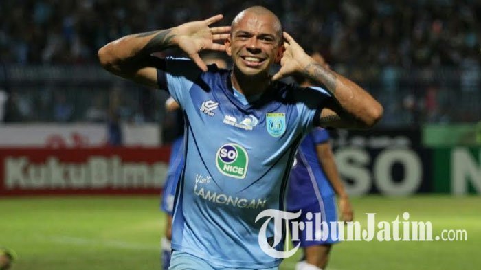 Ivan Carlos.