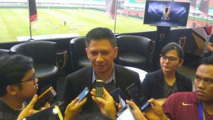 Iwan Budianto dan Sekjen PSSI Ratu Tisha Destria saat menjawab pertanyaan wartawan di Stadion Pakansari, Kabupaten Bogor, Kamis (3/5/2018).