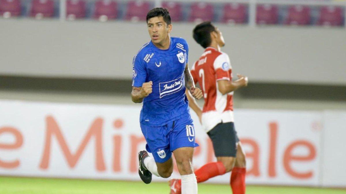 Gelandang asing PSIS Semarang, Jonathan Cantillana. Jonathan Cantillana umbar kode keras tak merapat ke Thailand, gabung PSS Sleman atau Arema FC?