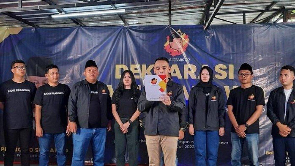 Komunitas Anak Muda Indonesia Dukung Prabowo (Kami Prabowo) melakukan deklarasi untuk pemenangan Prabowo Subianto di Pilpres 2024 di Rumah Besar Relawan 08, Jakarta Barat, Sabtu (29/7/2023).