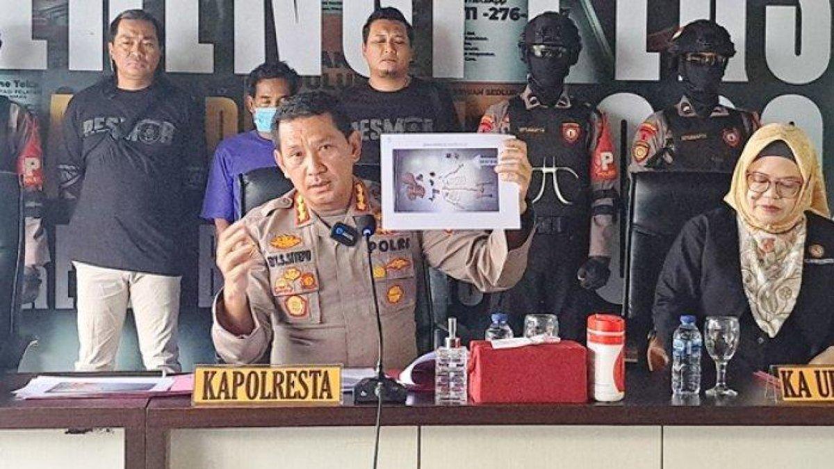 Konferensi pers Polresta Banyumas terkait kasus pembunuhan 7 bayi hasil inses bapak dan anak yang dikubur di RT 1 RW 4 Kelurahan Tanjung, Kecamatan Purwokerto Selatan, Kabupaten Banyumas, Selasa (27/6/2023).