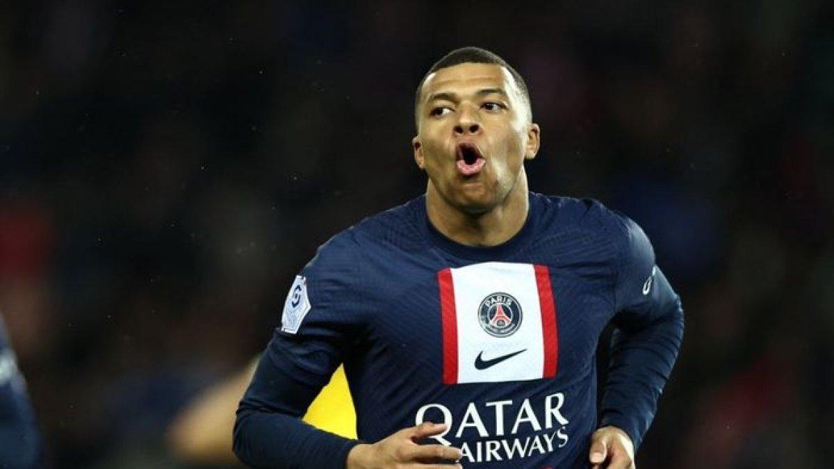 Kylian Mbappe berseragam Paris Saint-Germain PSG