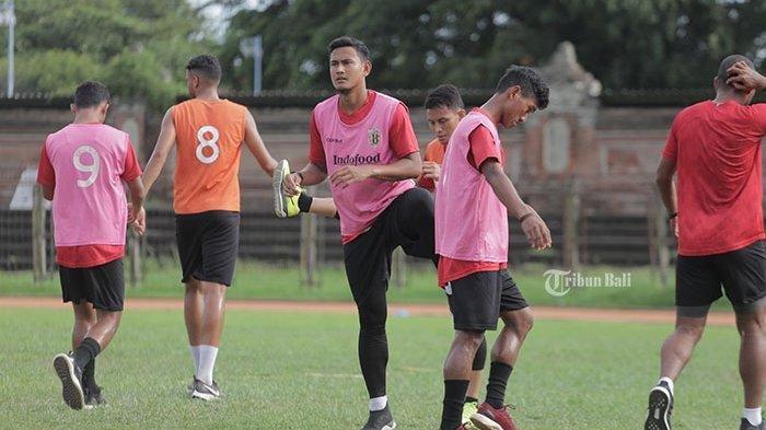 latihan - Bek Bali United pemain Bali United Haudi Abdillah mengikuti latihan rutin bersama tim belum lama ini. Pemain Bali United Haudi Abdillah: Fokus Dua Kali Lipat Hadapi Melbourne Victory