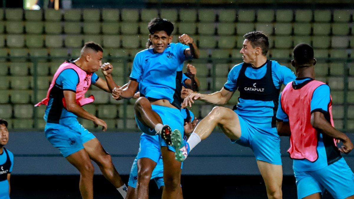 Sesi latihan terkini PSIS Semarang Jelang hadapi Persija Jakarta dalam unggahan akun Instagram @psisfcofficial, 3 Maret 2025.