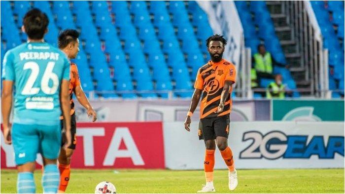 Mantan bek Persib Bandung Rudolof Yanto Basna resmi berpamitan dengan klubnya di Liga Thailand, PT Prachuap FC.