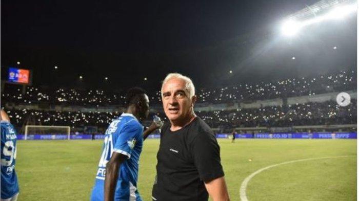Mario Gomez saat menjadi pelatih Persib Bandung dalam postingan akun Instagram @mariogomezdt pada 23 September 2018.