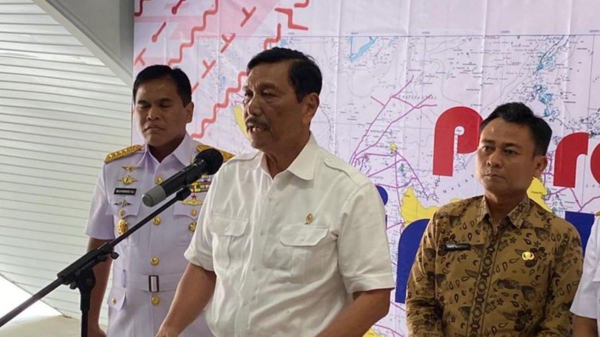 Menko Marves Luhut Binsar didampingi KSAL Laksamana Muhammad Ali di Pushidrosal TNI AL, Senin (6/3/2023).