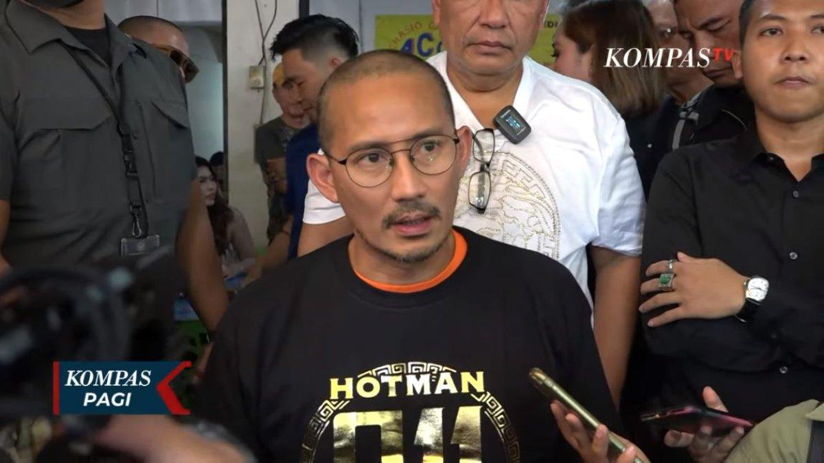 Menparekraf Sandiaga Uno membantah adanya penundaan ataupun penurunan turis asing ke Indonesia setelah disahkannya KUHP terbaru, Sabtu (10/12/2022).
