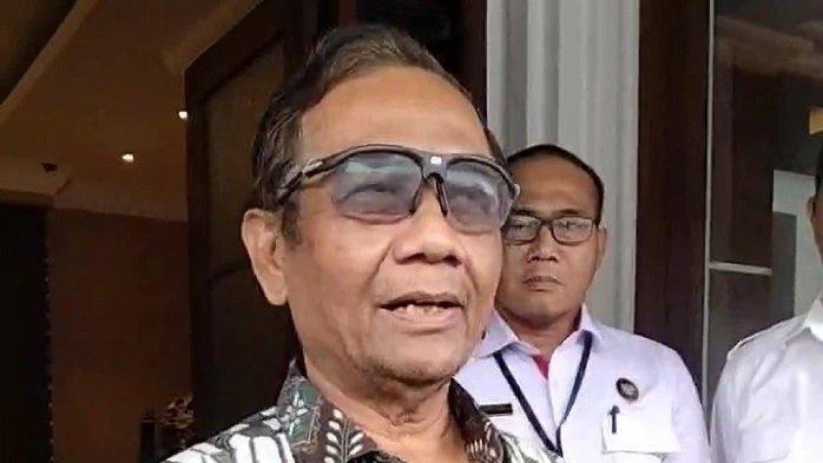 Menteri Koordinator Bidang Politik Hukum dan Keamanan Mahfud MD di kantor Kemenko Polhukam RI Jakarta Pusat pada Selasa (31/1/2023). |