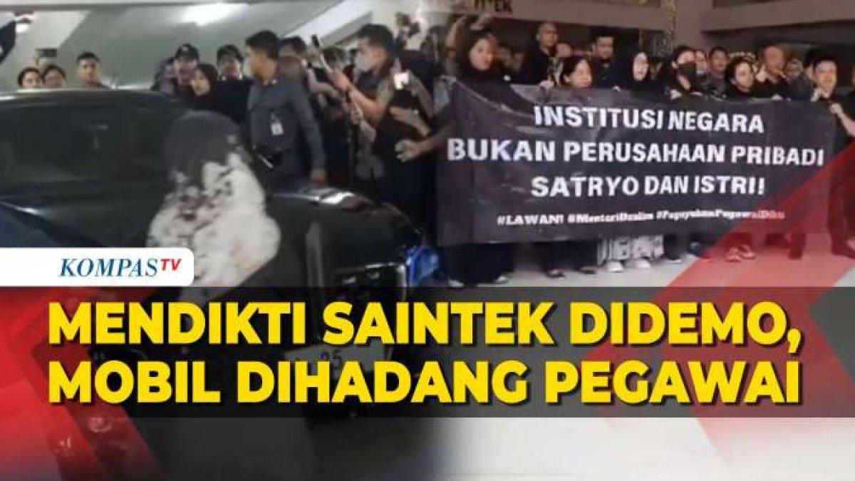 mobil Mendiktisaintek didemo ASN di kantornya