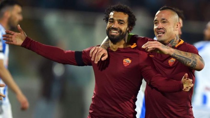 Mohamed Salah dan Radja Nainggolan saat masih sama-sama memperkuat As Roma.