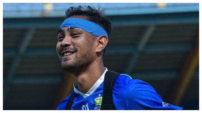Omid Nazari tetap ikut latihan bersama Persib Bandung, meski luka di pelipis mata kirinya belum sembuh