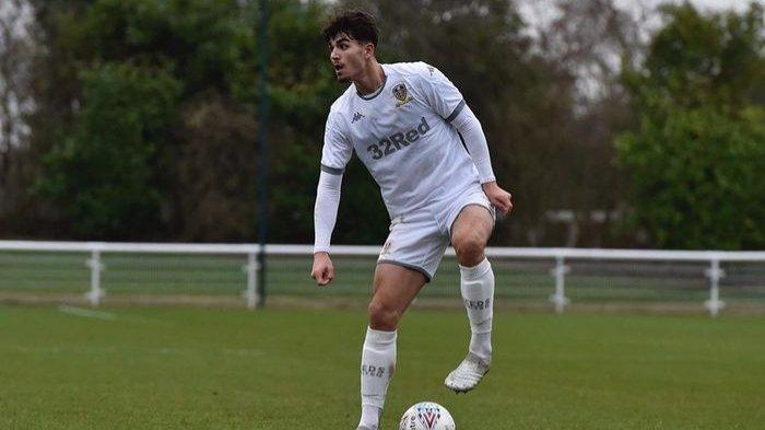 Pascal Struijk, bek Leeds United keturunan Indonesia.