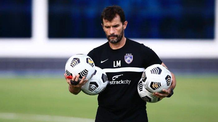 Pelatih asal Uruguay, Leonardo Medina saat menangani Johor Darul Takzim (JDT), Malaysia.