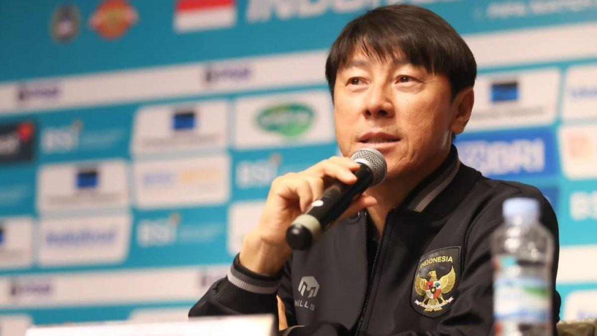 Pelatih Timnas Indonesia, Shin Tae-yong saat jumpa pers di Stadion Gelora Bung Tomo, Surabaya, Selasa (13/6/2023), jelang laga Indonesia Vs Palestina.