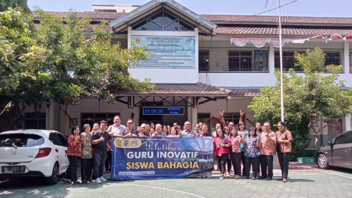 Pelatihan Guru Inovatif Siswa Bahagia di SD Kristen Manahan Surakarta pada Jumat, 8 September 2023.