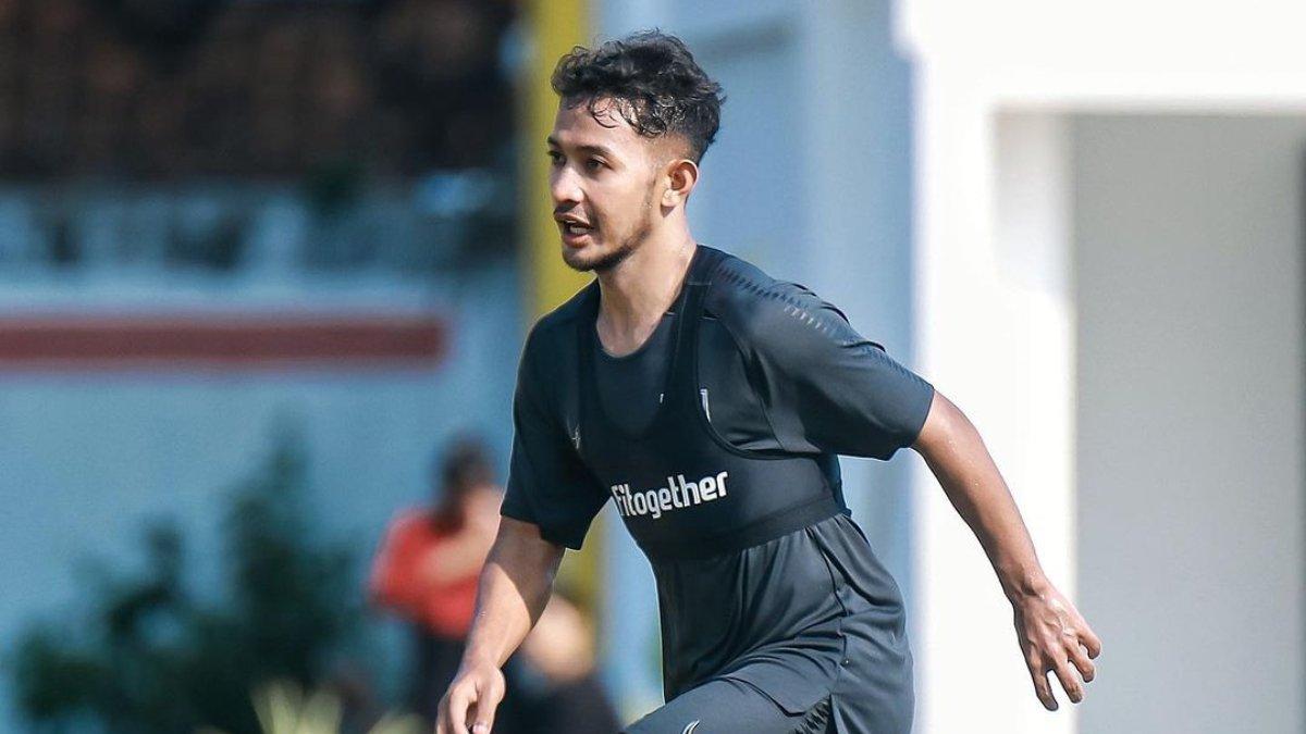 Pemain anyar PSIS Semarang, Gian Zola di sesi latihan jelang gelaran Liga 1 2023/2024.