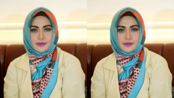 Pemain film Eddies Adelia saat menghadiri acara 'Youth Spirit-Healty Lifestyle' dengan tema sehat jiwa dan raga bersama Ustaz Erick Yusuf di Cilandak Town Square, Jakarta Selatan, Rabu (16/3/2016).
