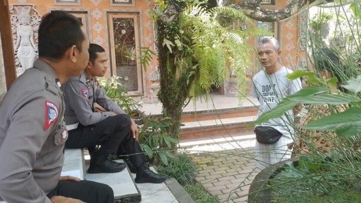 Suasana Villa di Desa Kemenuh, Sukawati, Gianyar, Kamis 25 Januari 2024. Tampak aparat kepolisian mendatangi lokasi kejadian.