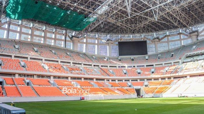Penampakan dalam Jakarta Internasional Stadium (JIS), Papanggo, Jakarta Utara, 13 Maret 2022.