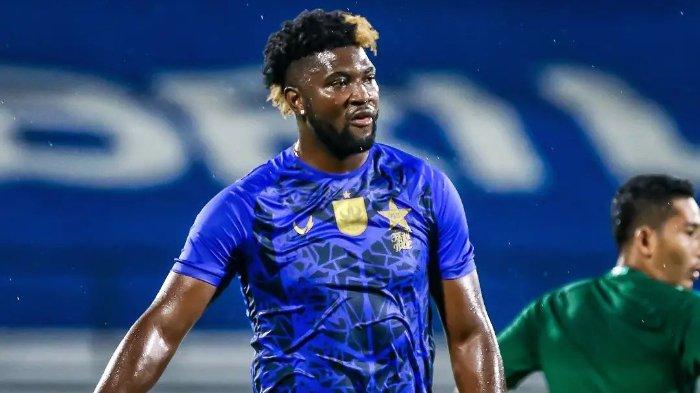 Penyerang asing PSIS Semarang, Chevaughn Walsh pada laga melawan Arema FC dalam lanjutan Liga 1 2021.