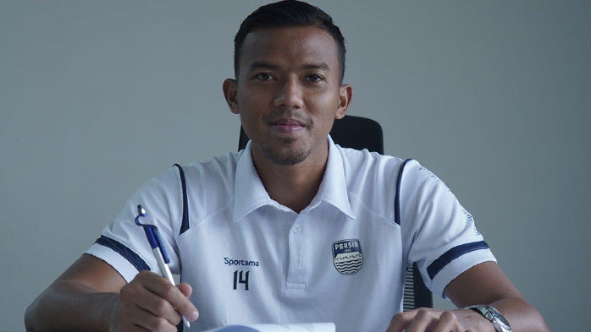 Persib Bandung memberikan perpanjangan kontrak jangka panjang kepada Teja Paku Alam, Sabtu (14/1/2023).