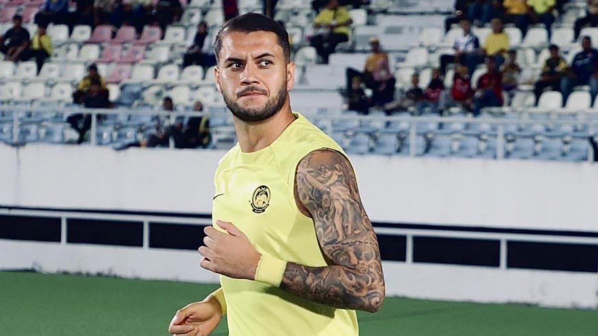 Bek asing asal Malaysia yang dikaitkan dengan Persija Jakarta dan Dewa United, Junior Eldstal.