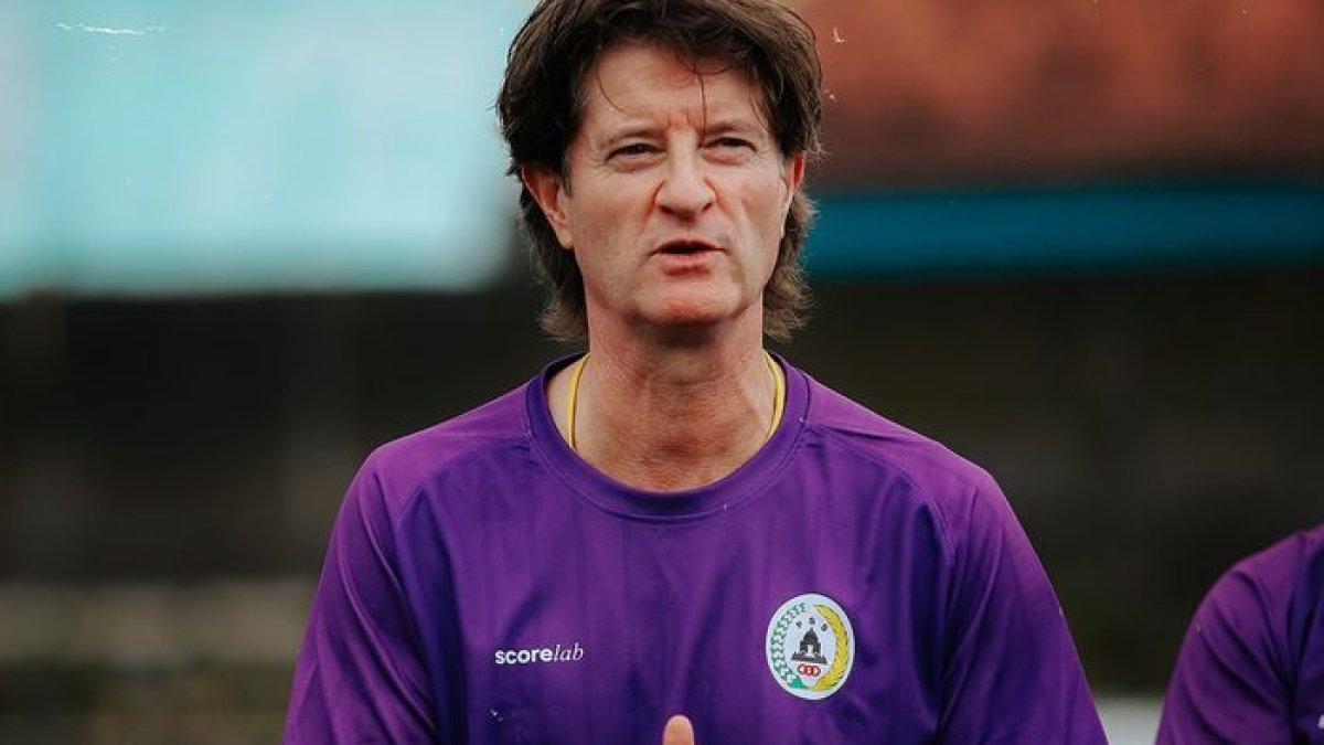 PROFIL PELATIH - Pelatih PSS Sleman, Pieter Huistra. Potret Pieter Huistra pelatih PSS Sleman yang kini mengalamai penurunan performa dan kontradiktif terhadap Super Elja, Selasa (11/3/2025).