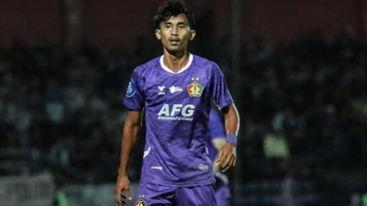Potret Ahmad Nuri Fasya berseragam Persik Kediri.